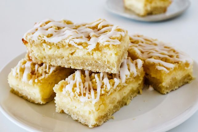 Pineapple drizzle bars recipe