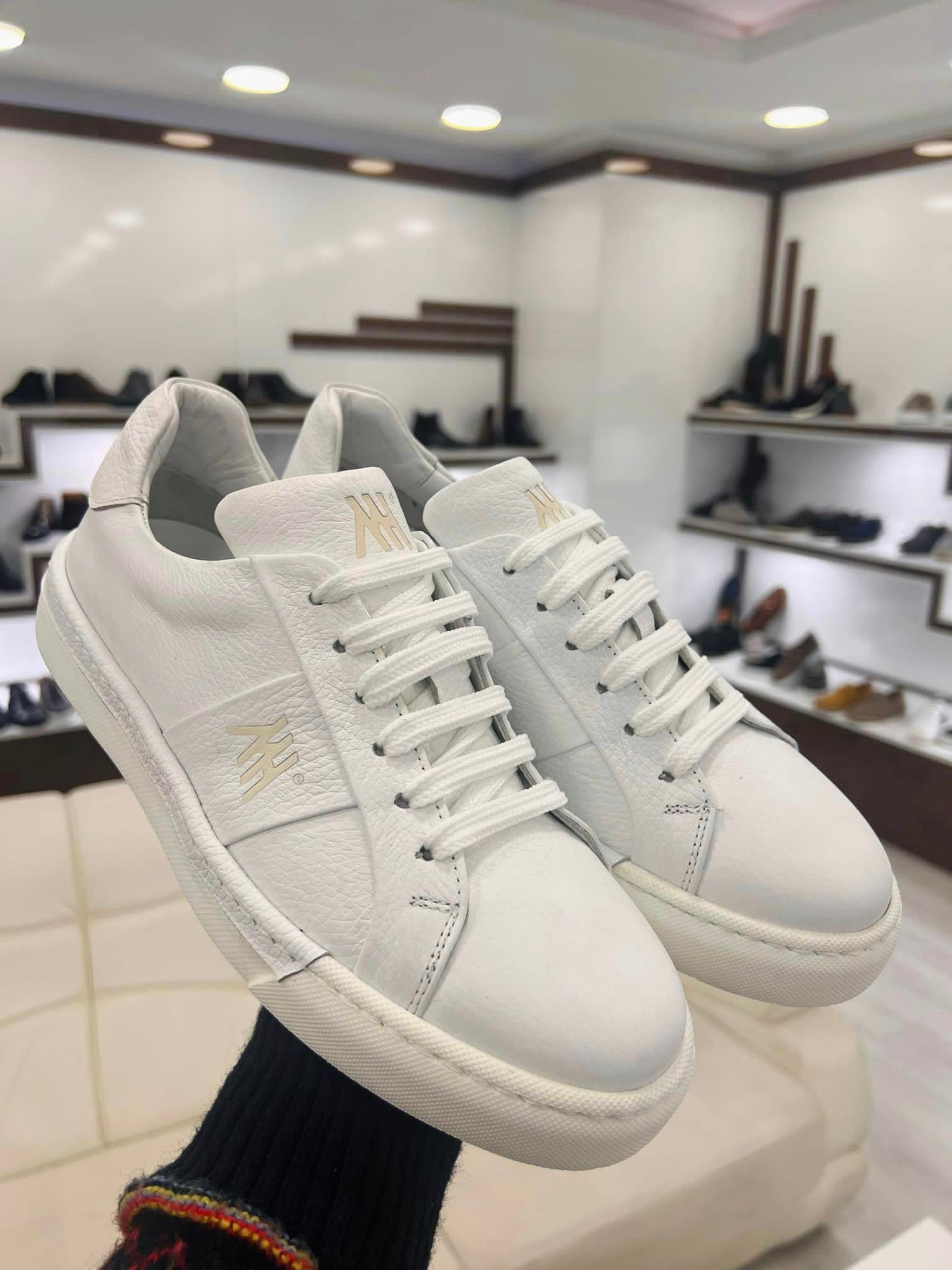 Sneackers2