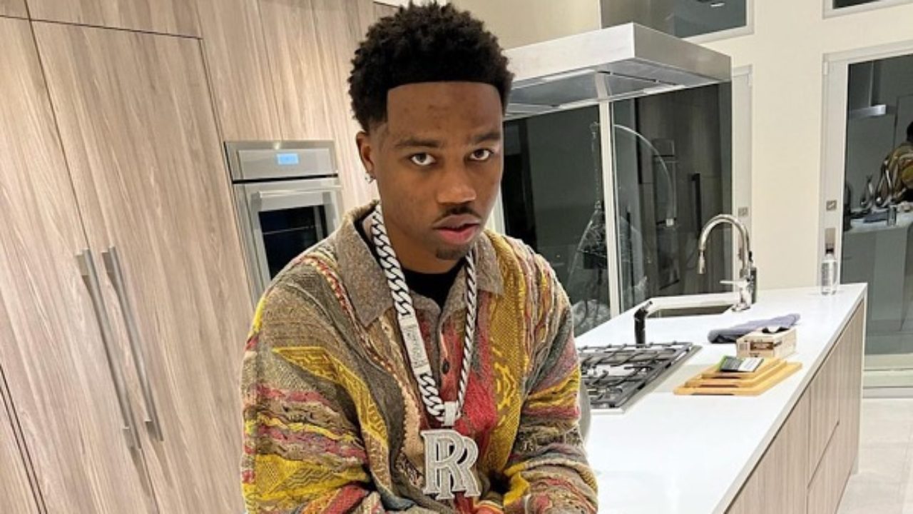 Roddy Ricch Watches His Viewer Count Drop Fast While Previewing New