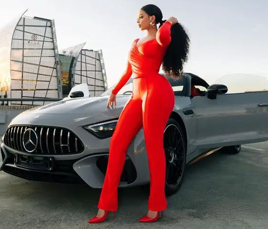 Mihlali Ndamase shows off her new Mercedes Benz worth over R3.5 million