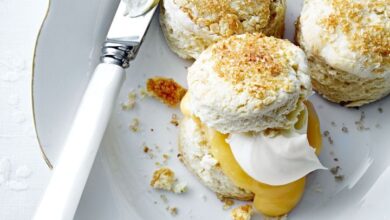 Lemon meringue scones