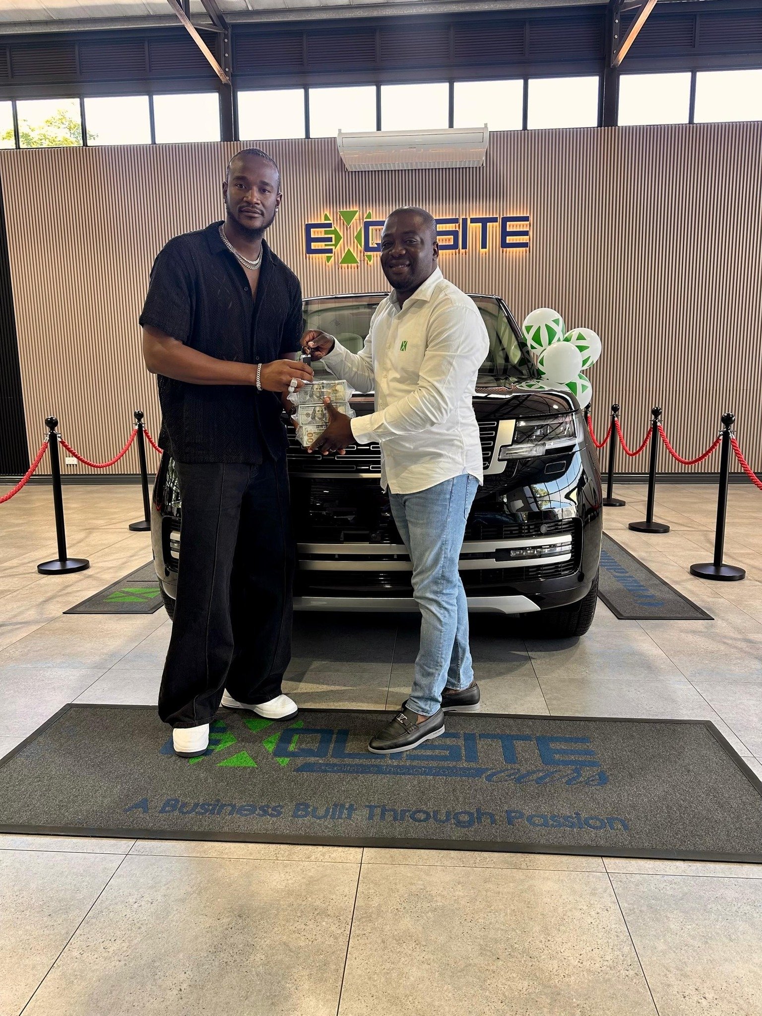Sir Wicknell Gifts Jah Prayzah a $150K Range Rover