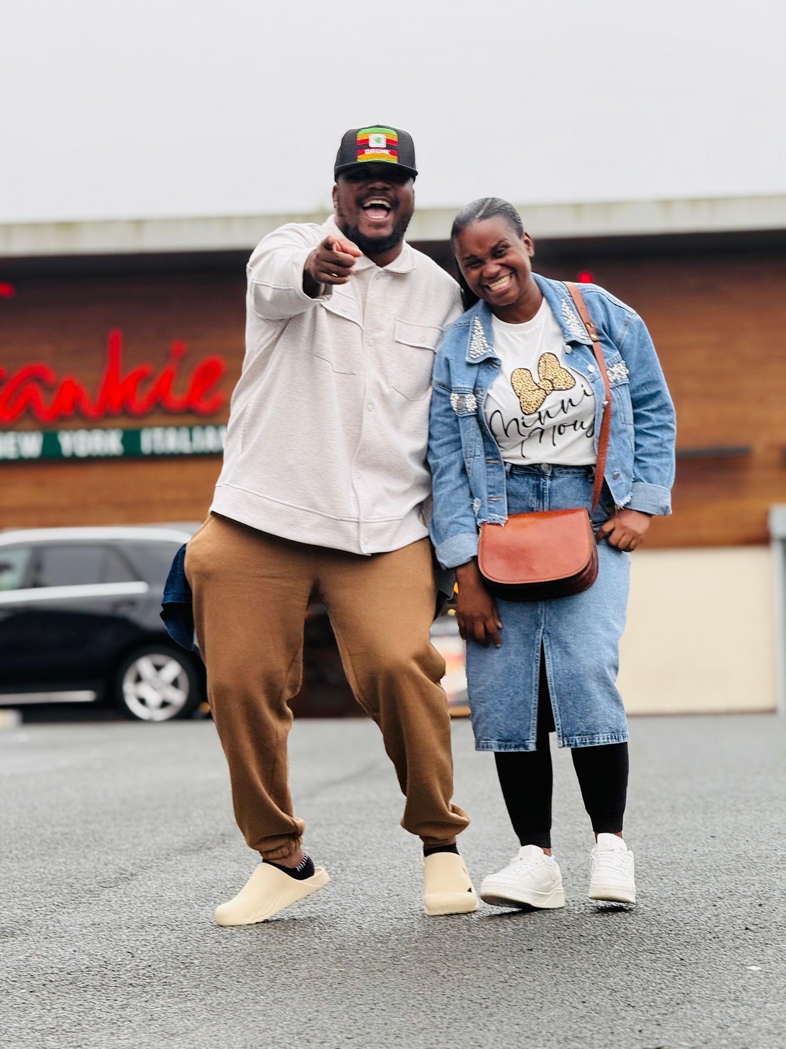 Sir Wicknell gives Mambo Dhuterere and Mai Dhuterere cars