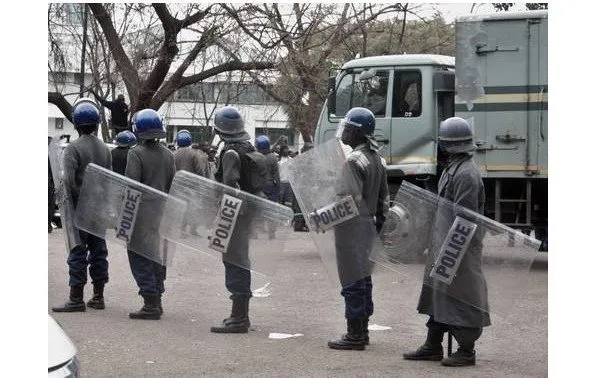 anti-riot- police