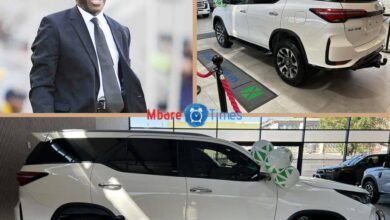 Sir Wicknell Chivayo gifts Sunday Mhofu Chidzambwa a brand new car